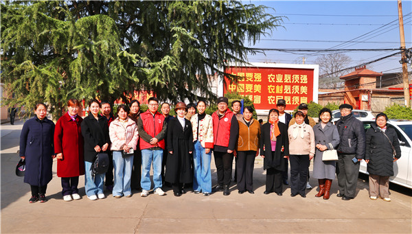 垃圾分类进乡村 文明新风吹进门(图1) 垃圾分类进乡村 文明新风吹进门(图1)