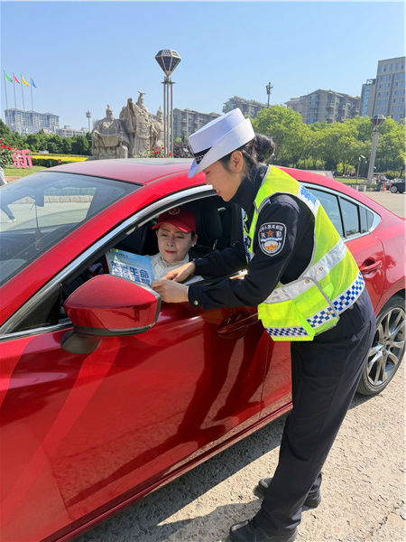宣传员深入群众 文艺表演寓教于乐  侯马市“交通安全反思日”暨“文明行为促进条例”宣传周活动全面启动 (图22)