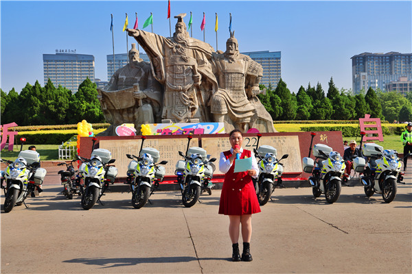 宣传员深入群众 文艺表演寓教于乐  侯马市“交通安全反思日”暨“文明行为促进条例”宣传周活动全面启动 (图14)