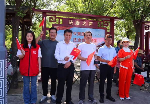 红心向党 . 艺暖新田  侯马市新时代文明实践文艺轻骑兵走进彭真故居开展主题汇演(图2)